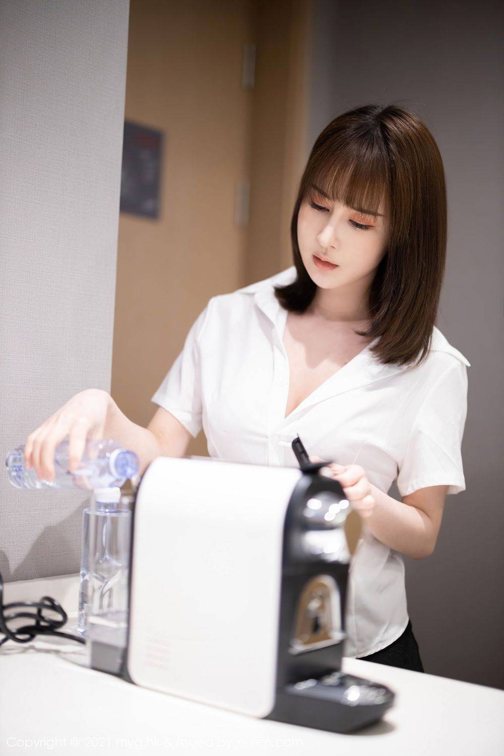 美媛馆美女模特蔡文钰Abby猩红内衣与黑丝魅惑系列性感写真-5