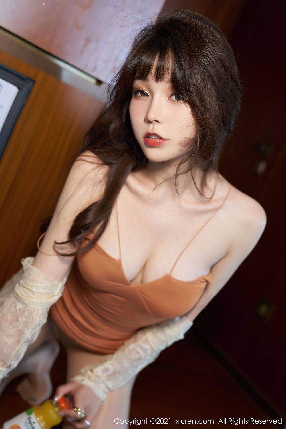 秀人网性感女神芝芝Booty魅惑吊裙与朦胧丝袜娇艳动人写真-29