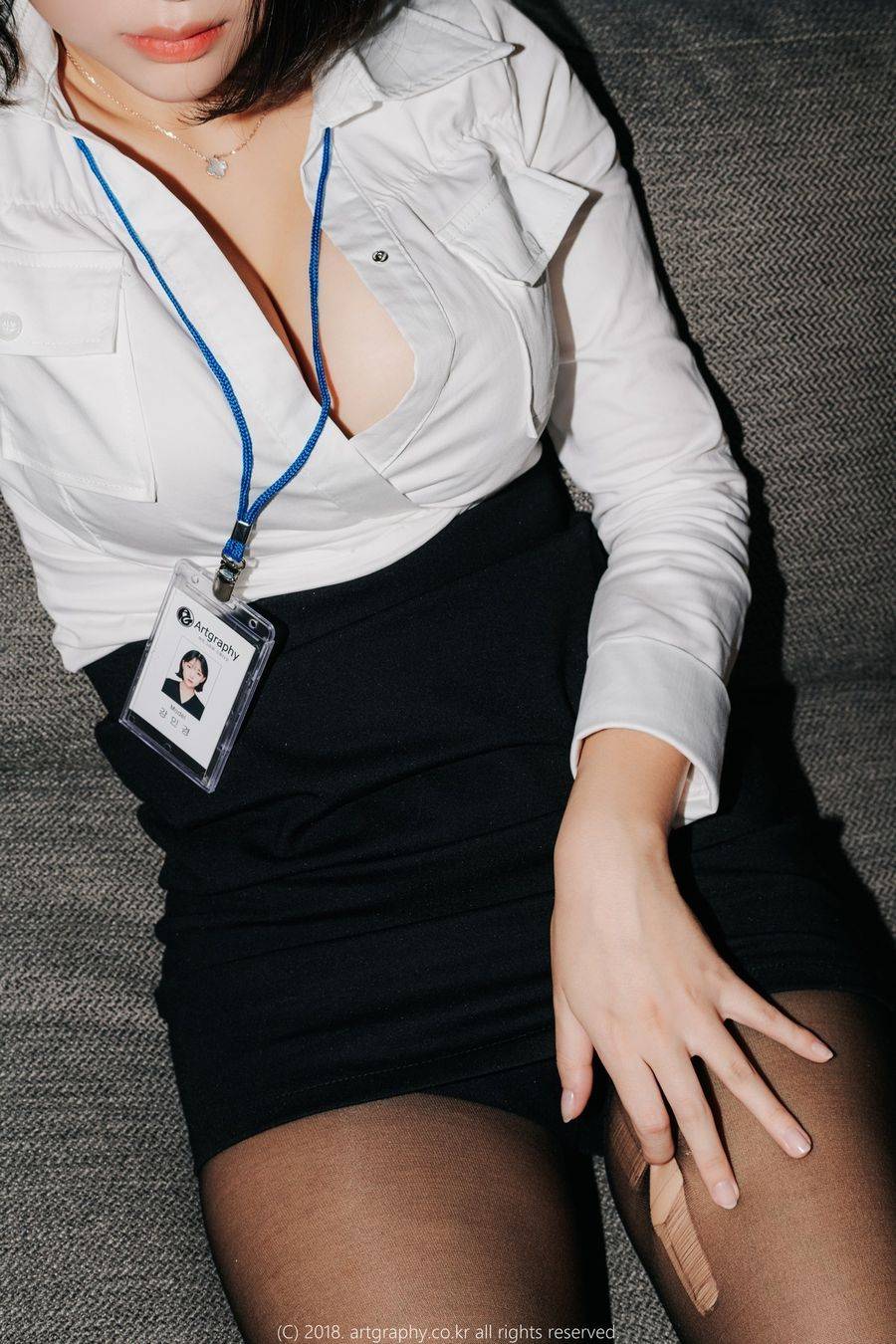 Artgravia美女模特姜仁卿白衬衫黑丝美腿职场OL女仆装性感写真-15