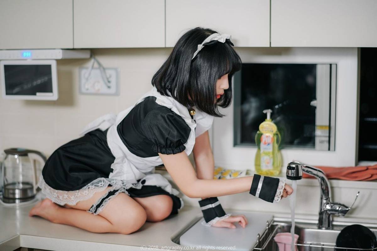 Artgravia美女模特姜仁卿白衬衫黑丝美腿职场OL女仆装性感写真-49