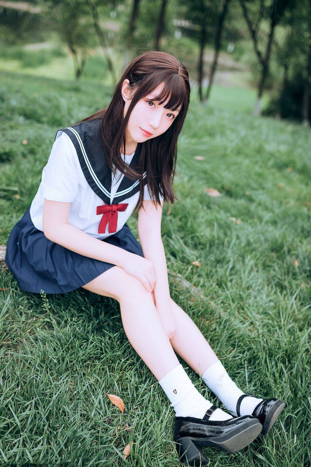 喵糖映画长发美女修长美腿JK制服户外草坪白嫩系列清纯写真-3