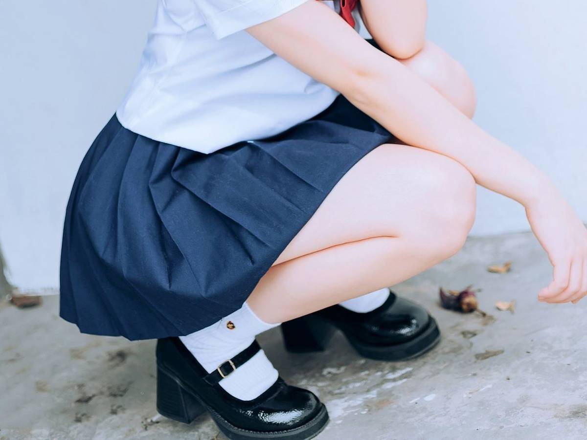 喵糖映画长发美女修长美腿JK制服户外草坪白嫩系列清纯写真-6