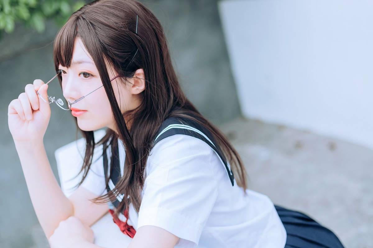 喵糖映画长发美女修长美腿JK制服户外草坪白嫩系列清纯写真-8