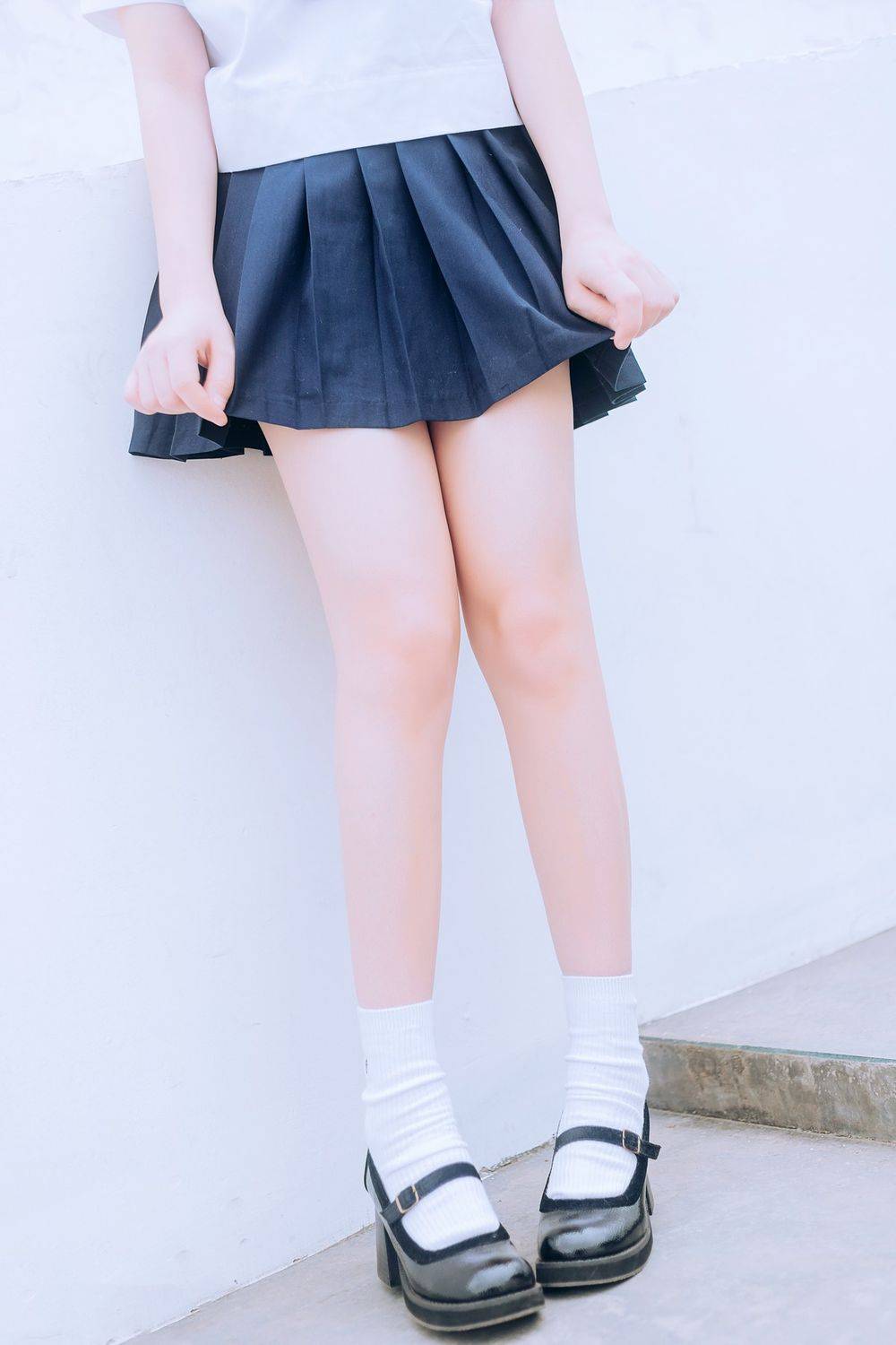 喵糖映画长发美女修长美腿JK制服户外草坪白嫩系列清纯写真-12