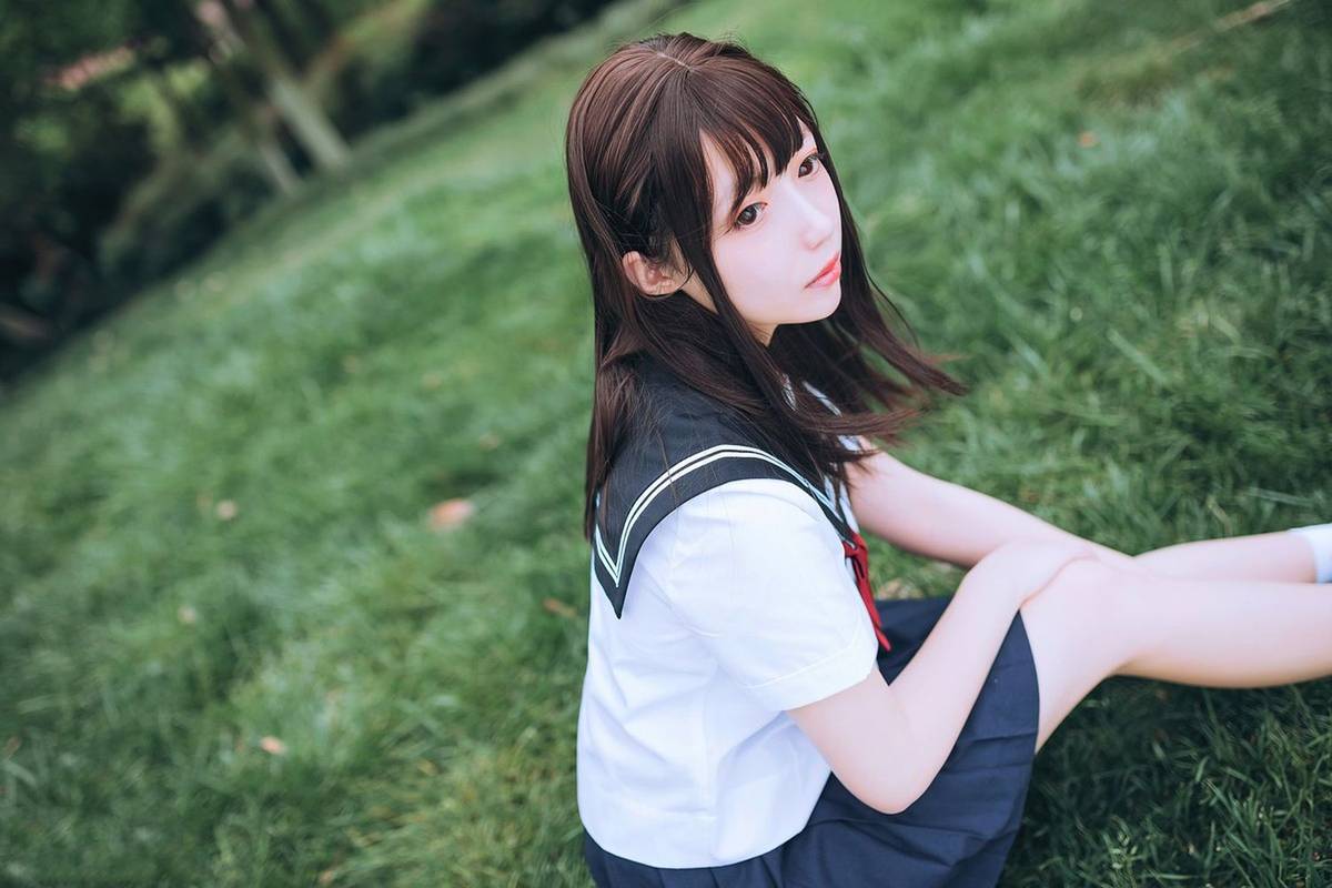 喵糖映画长发美女修长美腿JK制服户外草坪白嫩系列清纯写真-24