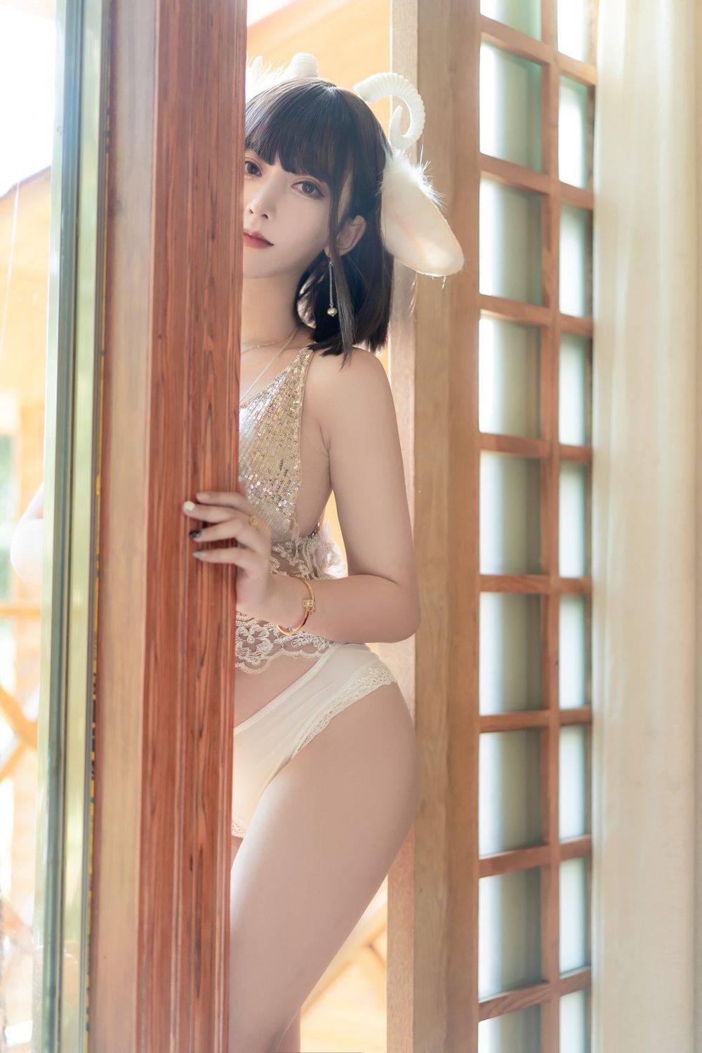 斗鱼美女主播过期米线线喵性感服饰小羊装扮居家私房美图-4