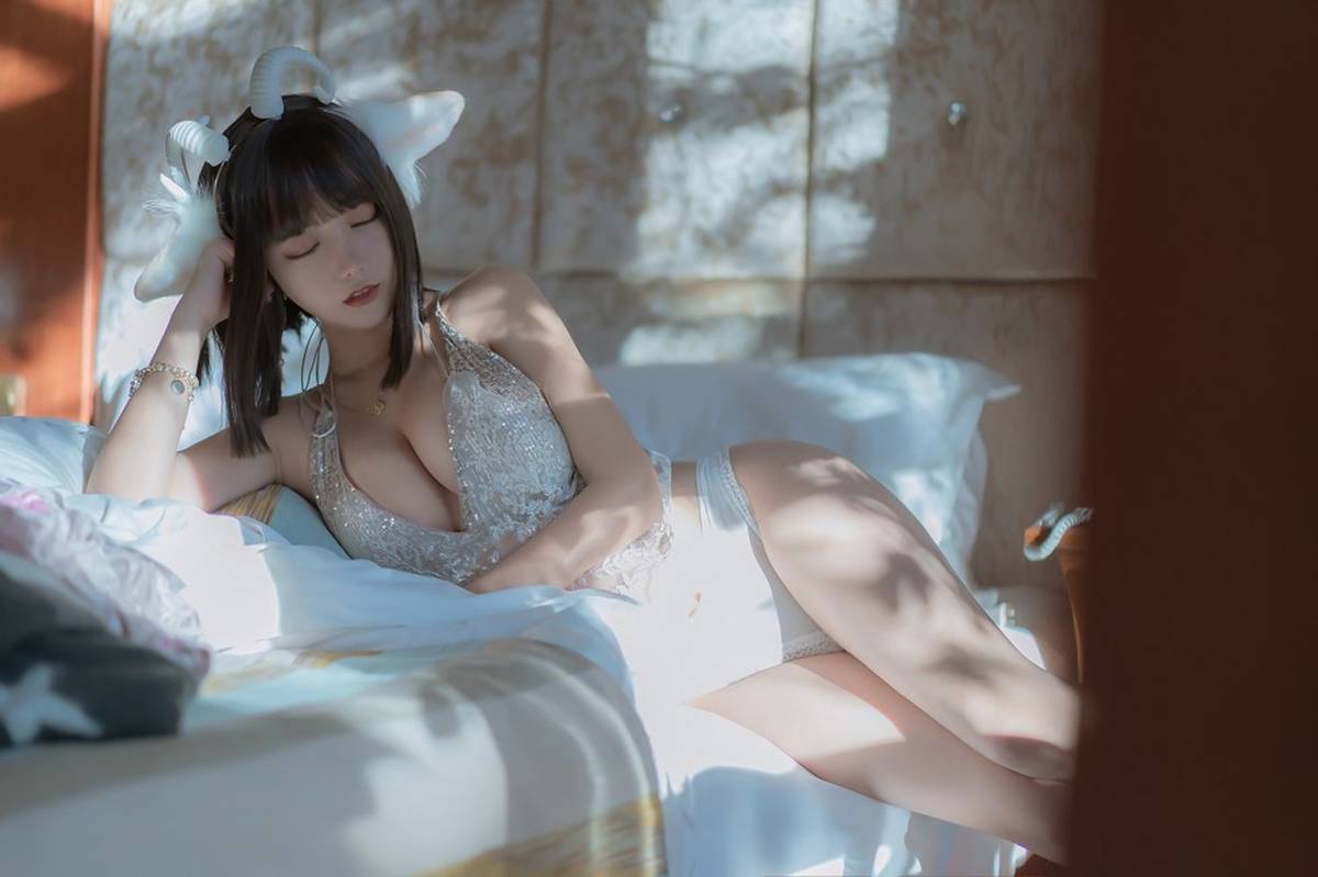 斗鱼美女主播过期米线线喵性感服饰小羊装扮居家私房美图-55