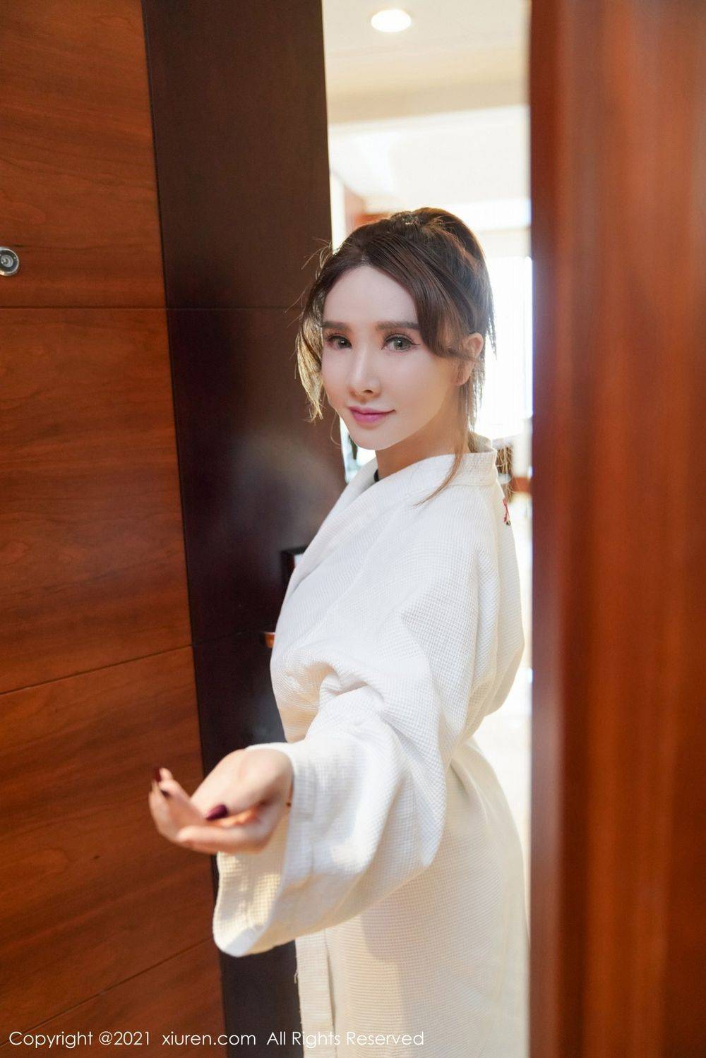 秀人网美女模特潘娇娇黑丝美腿开胸服饰私房系列性感写真-5