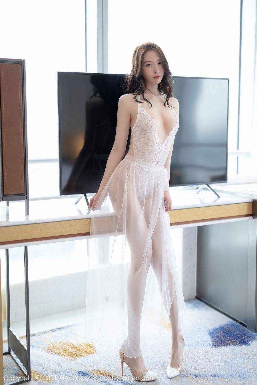 语画界美女模特梦心玥丝袜美腿+镂空吊裙大尺度性感写真-4