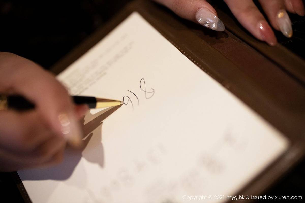 美媛馆性感女神王馨瑶yanni蕾丝网袜紫色情迷内衣江浙沪旅拍-8