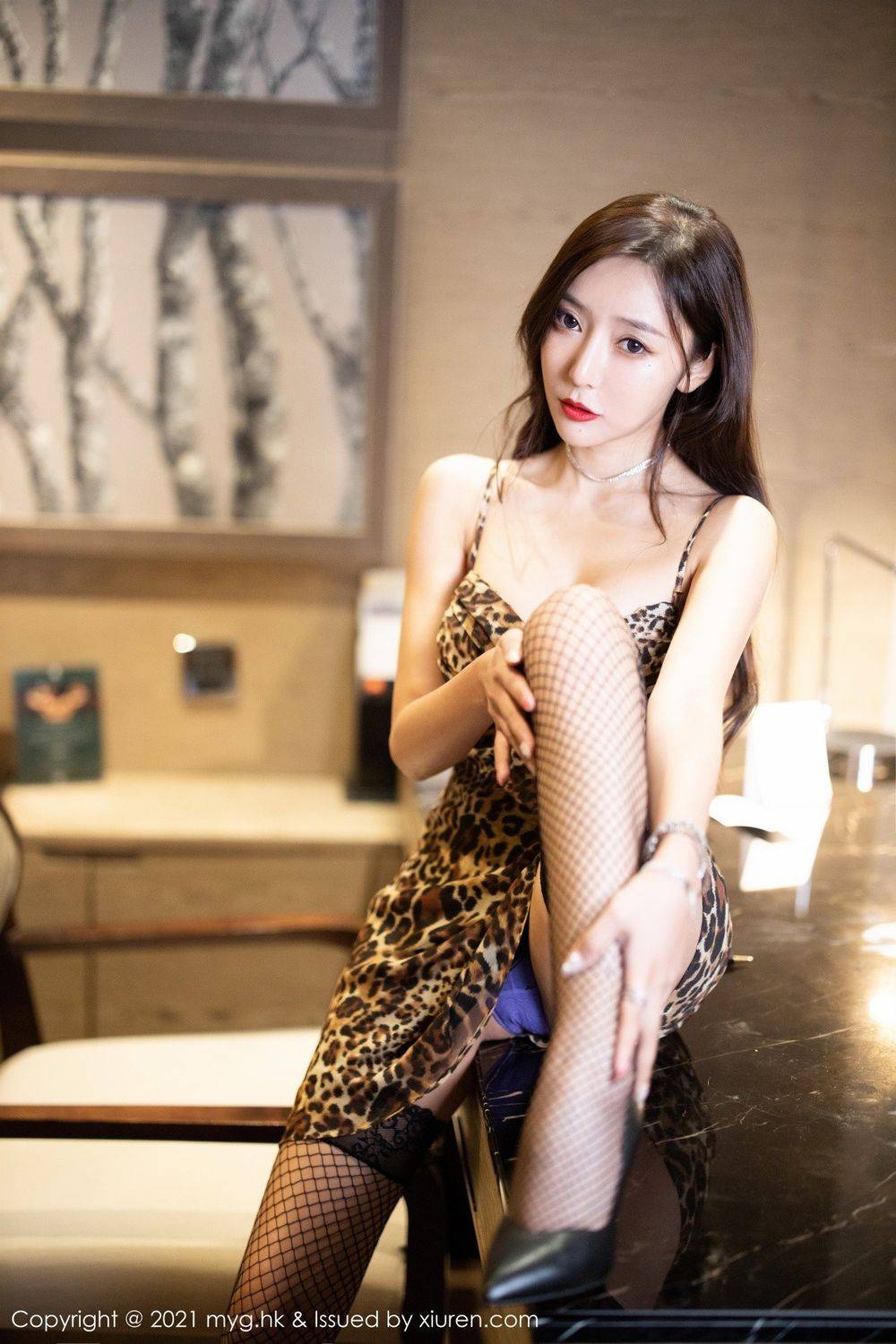 美媛馆性感女神王馨瑶yanni蕾丝网袜紫色情迷内衣江浙沪旅拍-7