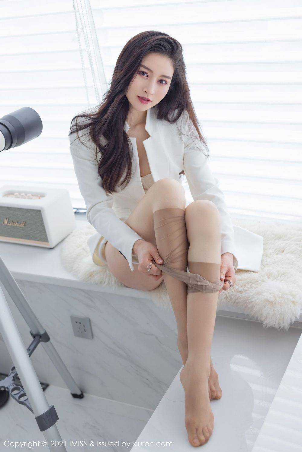 爱蜜社气质美女Vanessa丝袜美腿曼妙娇躯内衣诱惑系列写真-24