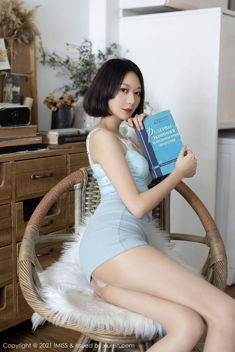 爱蜜社气质美女付艺轩Renee丝袜美腿内衣诱惑袅袅撩人套图-16