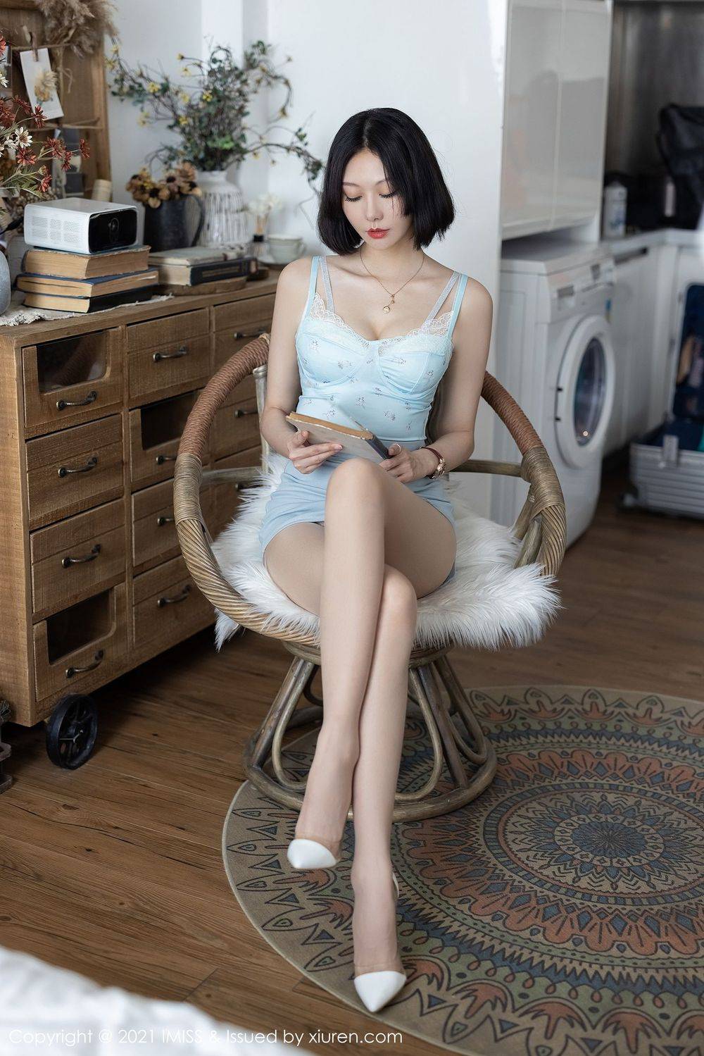 爱蜜社气质美女付艺轩Renee丝袜美腿内衣诱惑袅袅撩人套图-13