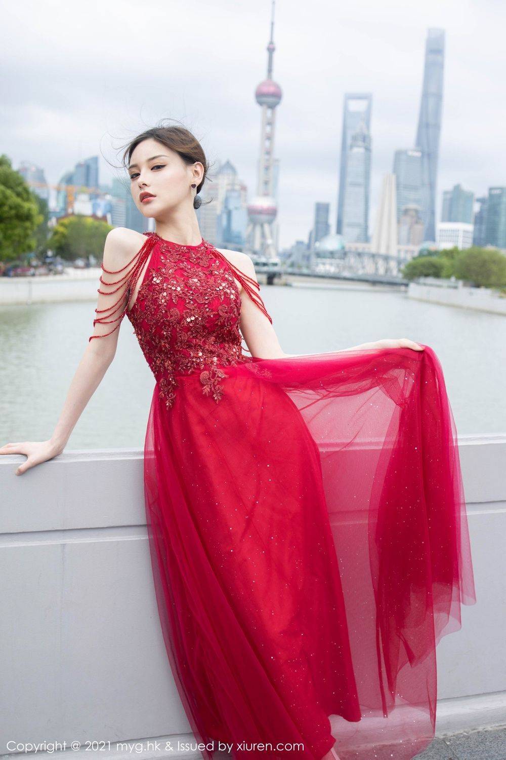 美媛馆美女模特小夕juju猩红长裙迷人内衣系列江浙沪旅拍-2