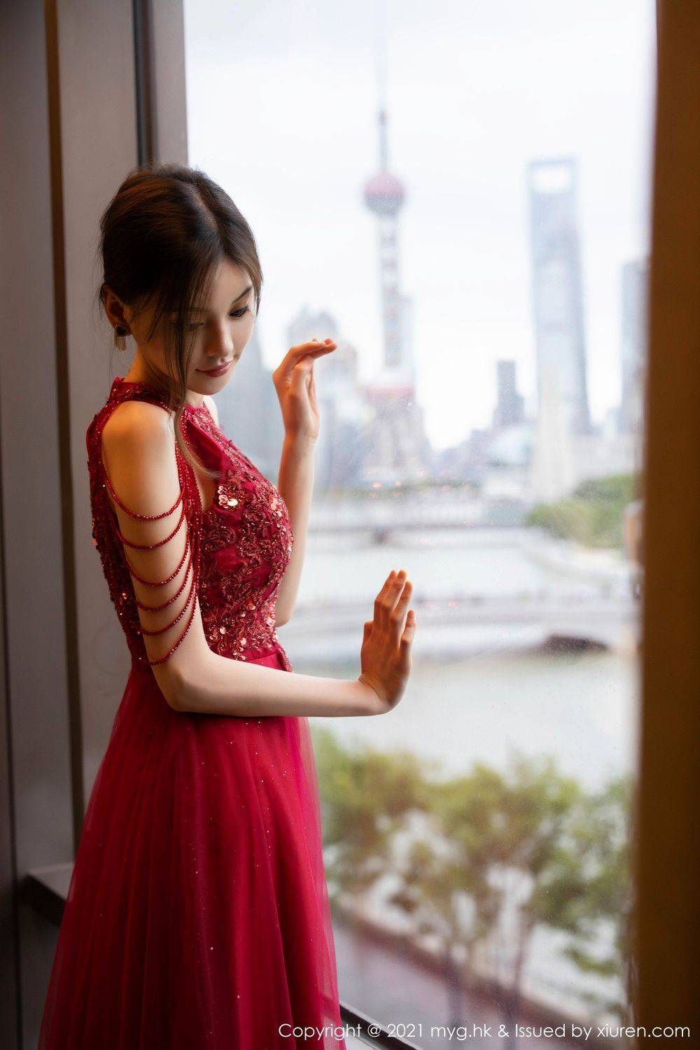 美媛馆美女模特小夕juju猩红长裙迷人内衣系列江浙沪旅拍-15