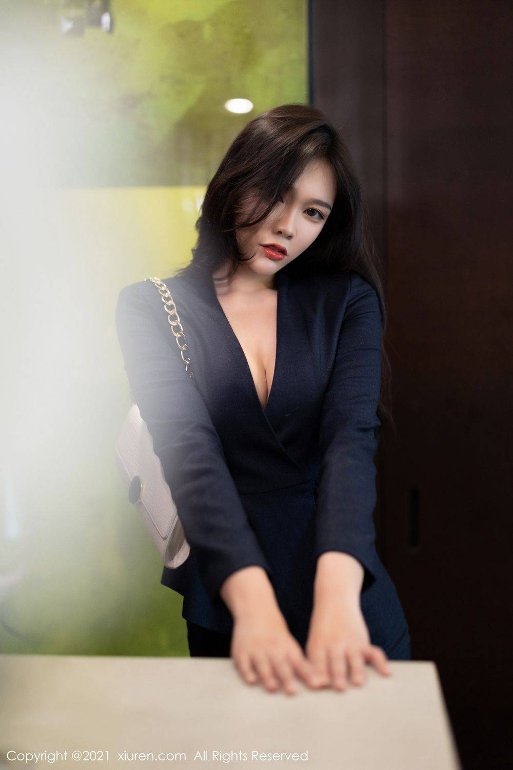 秀人网美女模特小娜比黑丝美腿镂空内衣职场OL系列性感写真-7