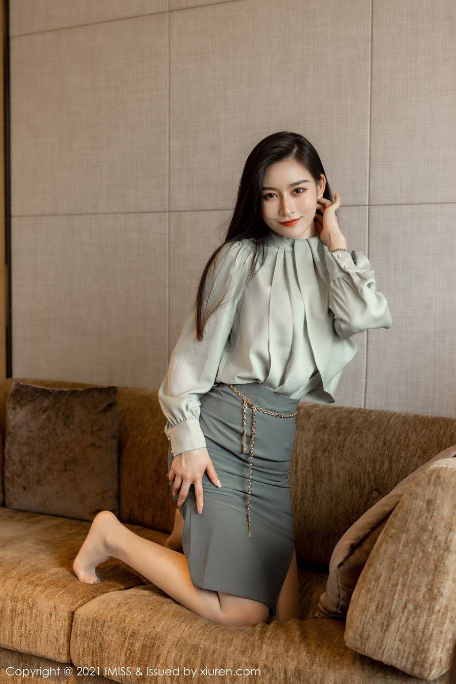 爱蜜社气质美女Vanessa素色服饰白色内衣袅袅动人性感写真-20