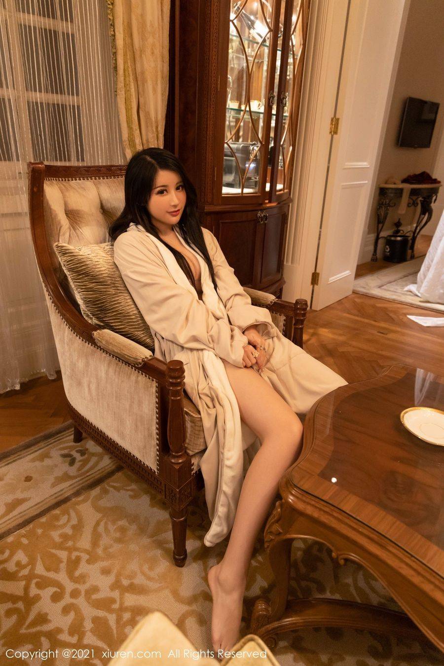 秀人网美女模特美七Mia浴室惹火身段保鲜膜系列性感写真-2