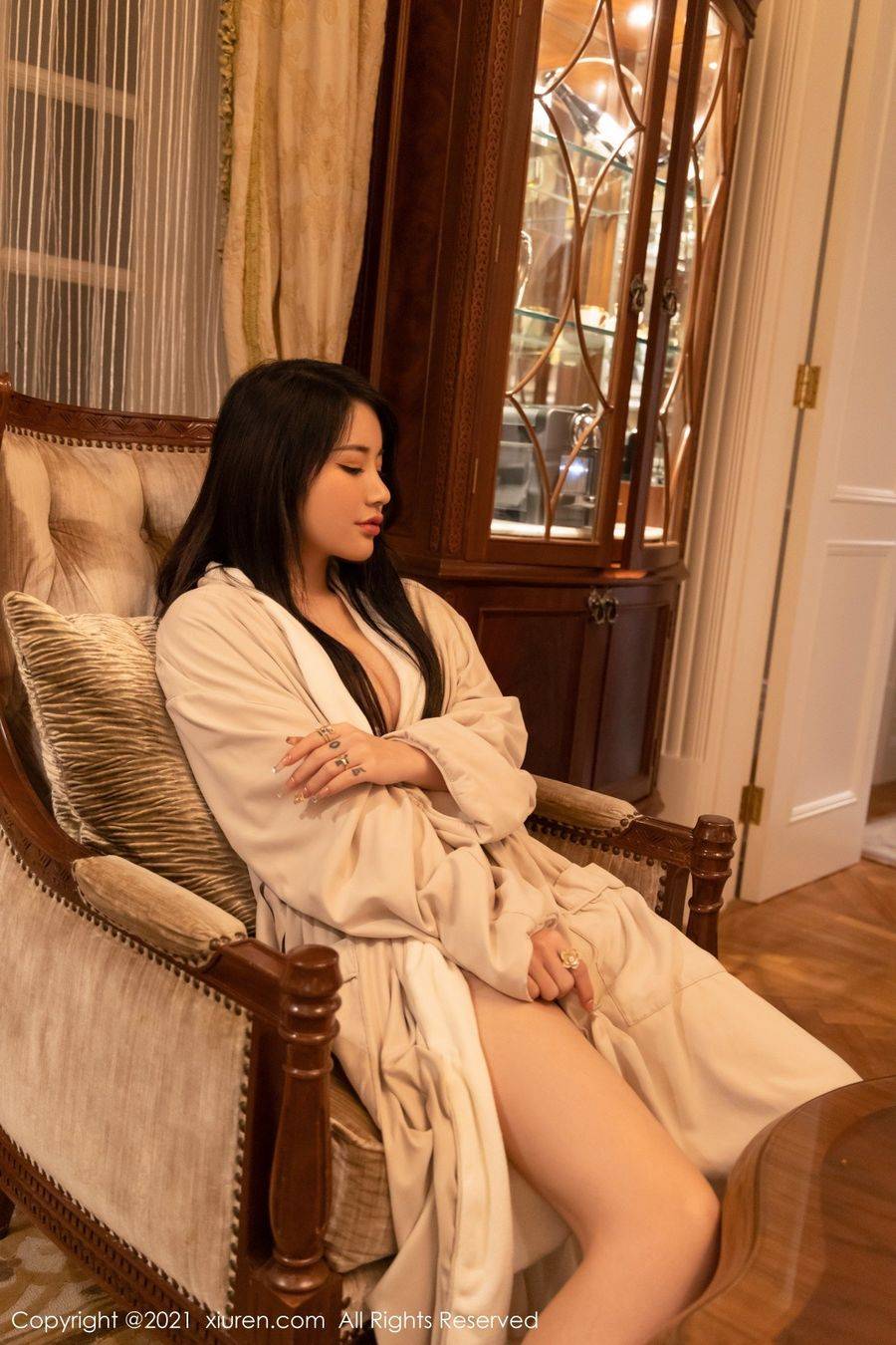 秀人网美女模特美七Mia浴室惹火身段保鲜膜系列性感写真-4