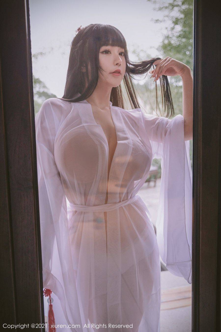 秀人网性感女神Flower朱可儿丰腴身段薄纱古风外拍私房写真-18