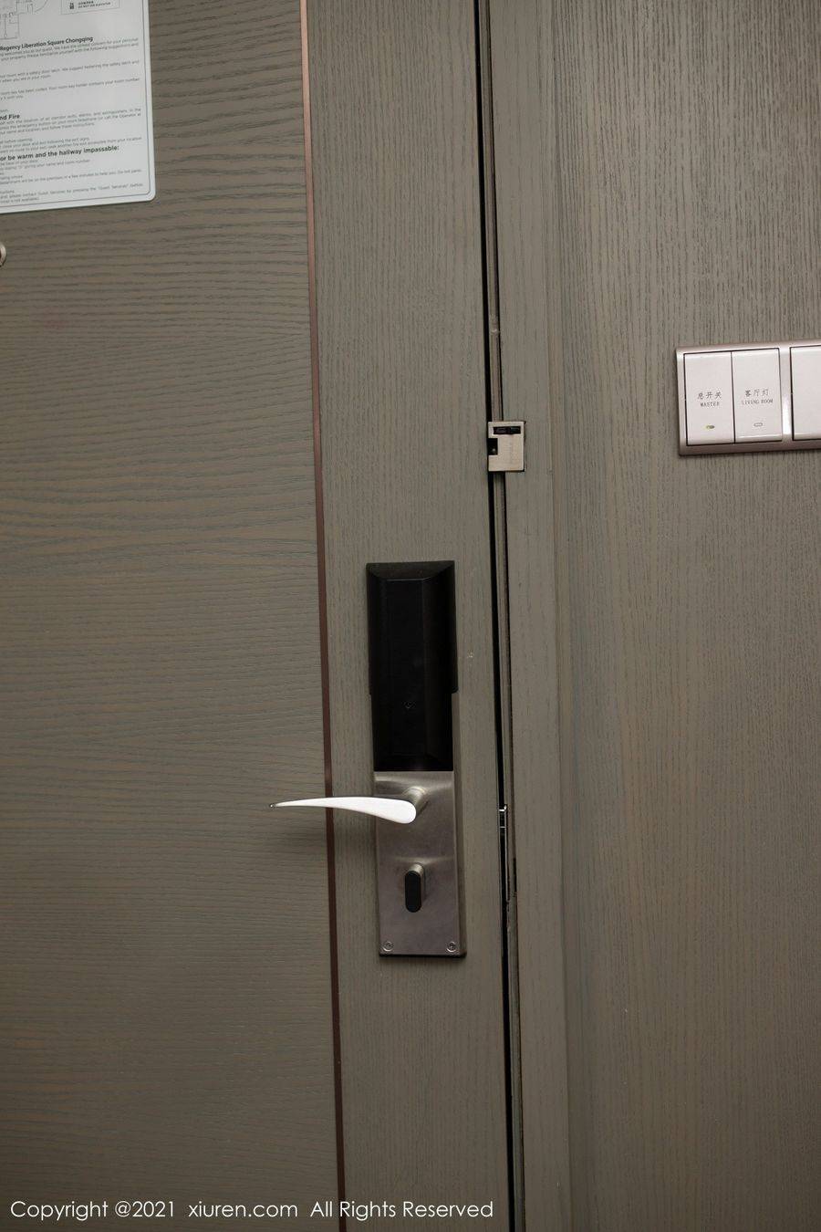 秀人网美女模特安然Maleah丝袜美腿签合同职场主题性感写真-6