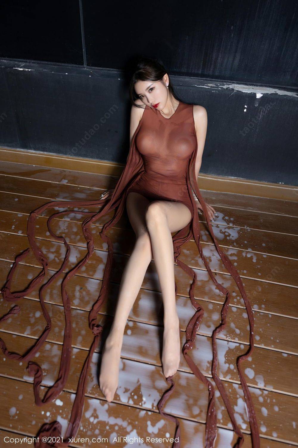 秀人网性感女神杨晨晨Yome丝袜美腿轻薄而透服饰曼妙写真-55