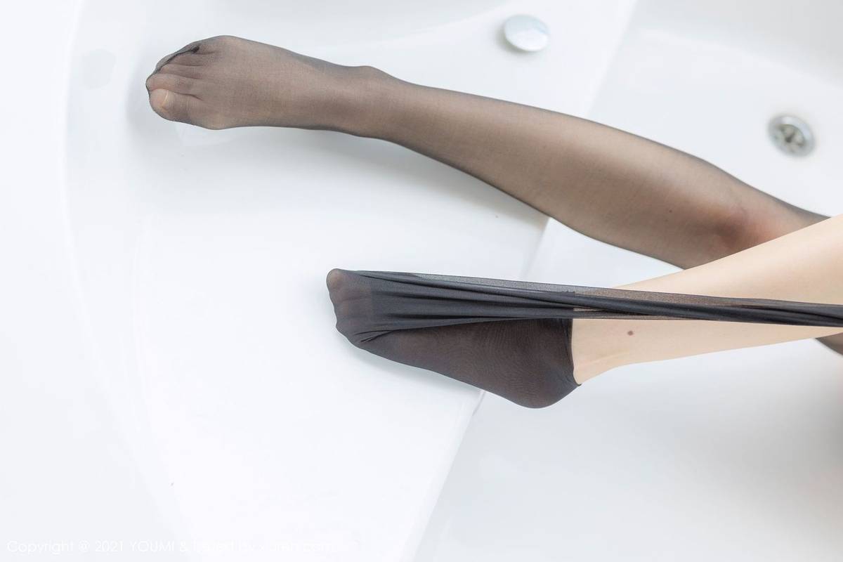 尤蜜荟性感女神Flower朱可儿丝袜美腿浴缸惹火拍摄三亚旅拍-46