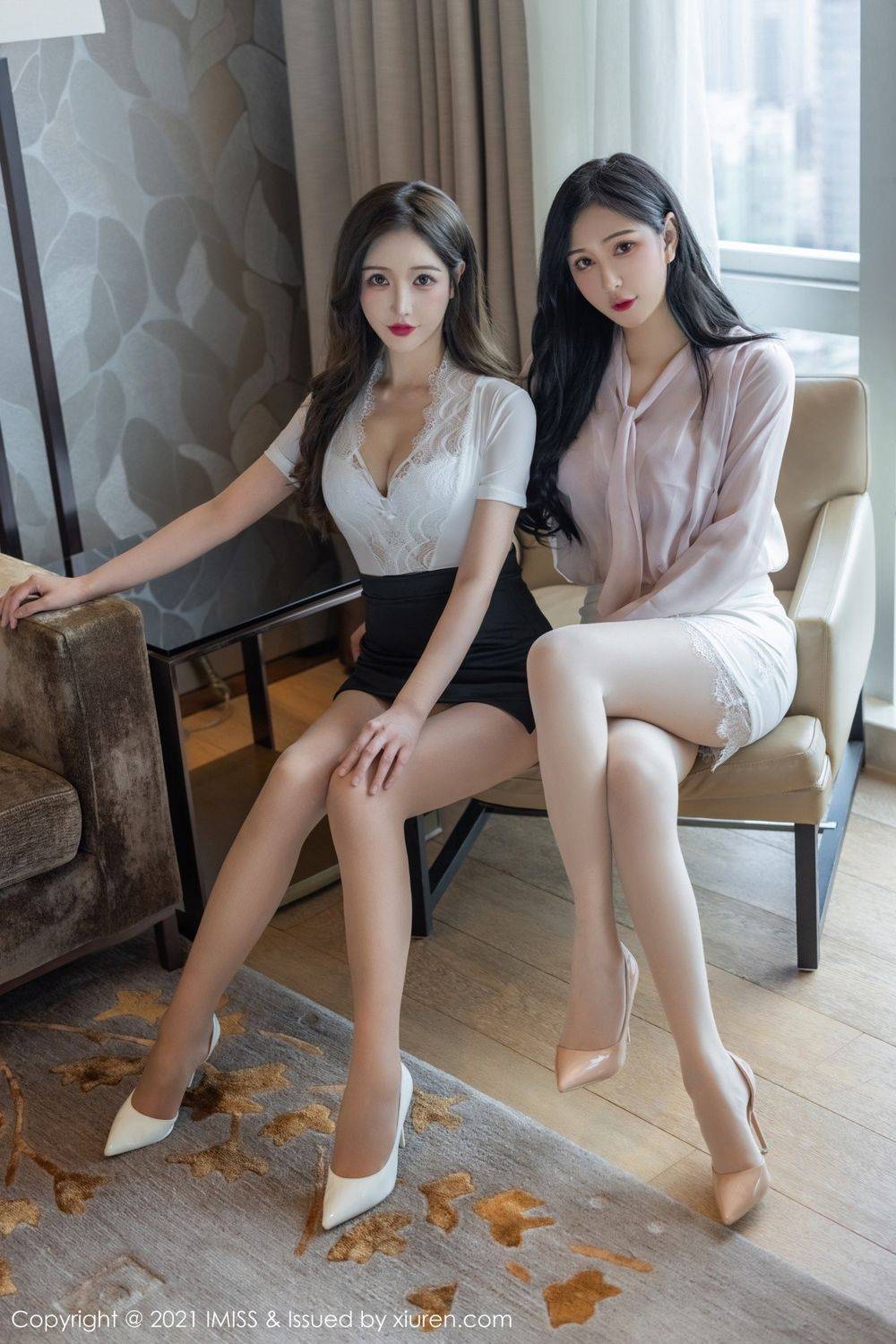 爱蜜社性感姐妹花Lavinia肉肉&LindaLinda丝袜美腿都市OL撩人写真-6