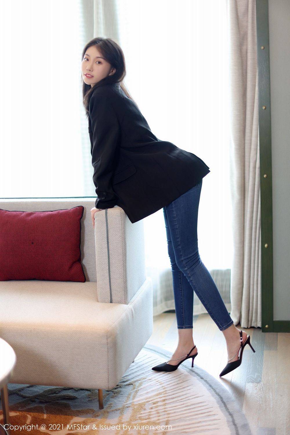 模范学院新人模特一颗甜蛋黄a大气西装直爽牛仔裤性感写真-4