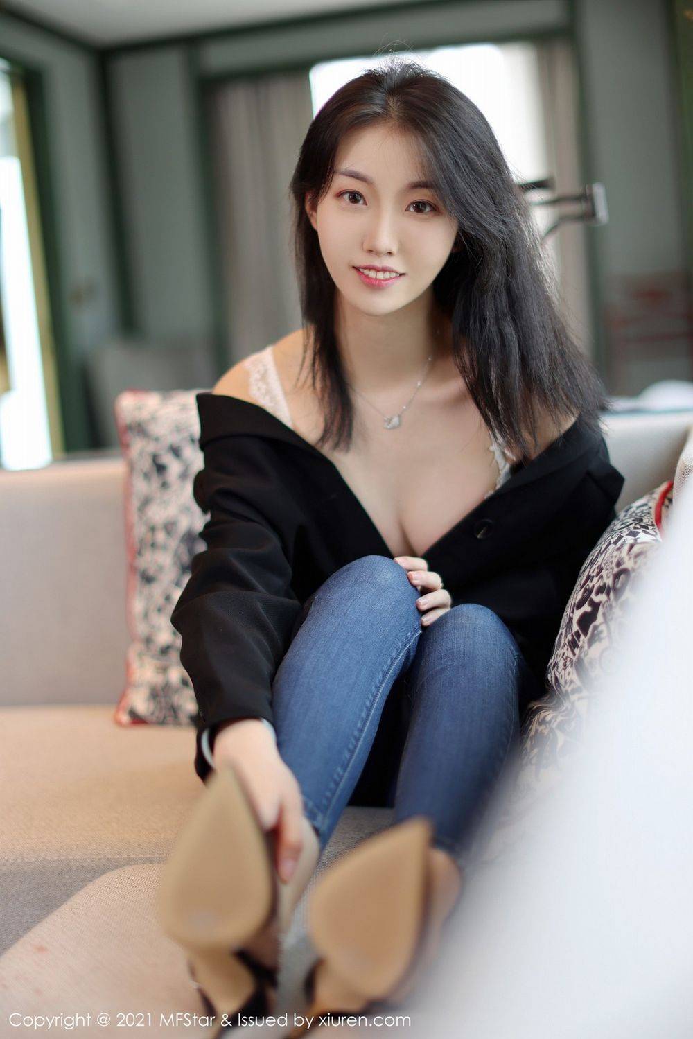 模范学院新人模特一颗甜蛋黄a大气西装直爽牛仔裤性感写真-21