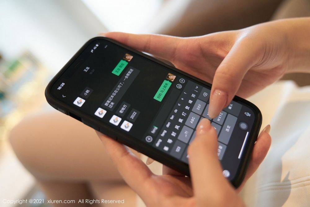 秀人网美女模特韩静安给王总送笔记本女秘书剧情大理旅拍