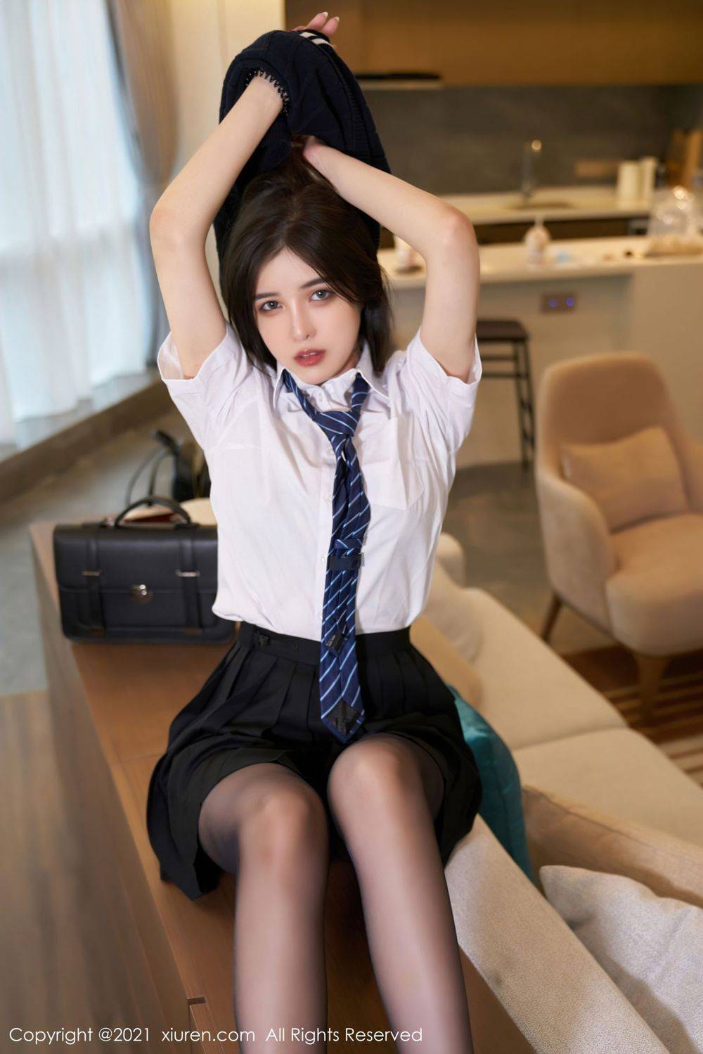 秀人网美女模特韩静安黑丝美腿清纯学院制服魅惑系列写真-29