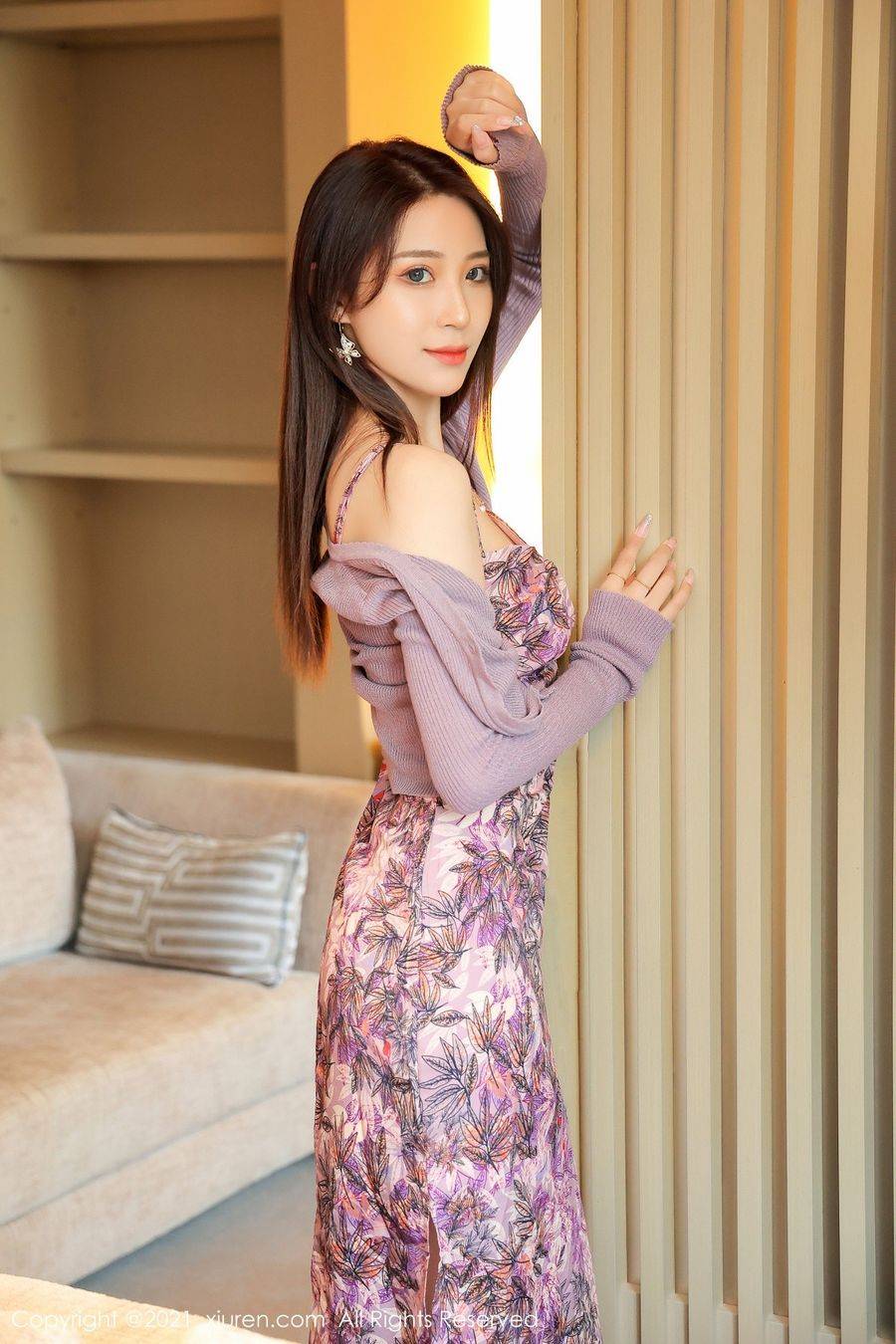 秀人网美女模特周慕汐fairy碎花裙丝袜美腿花语撩人性感写真-11