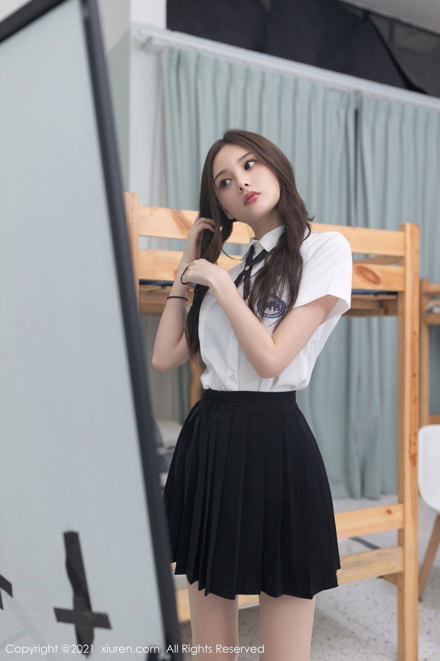 秀人网美女模特王心怡清纯校服双马尾内衣系列性感写真-16