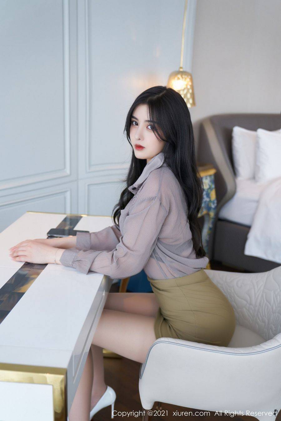 秀人网美女模特韩静安黑丝美腿职场OL内衣魅惑系列大理旅拍-20