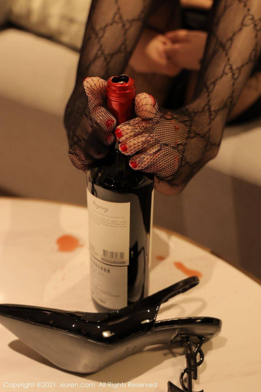 秀人网新人模特summer宝宝独自买醉浴室缕空服饰系列写真-30