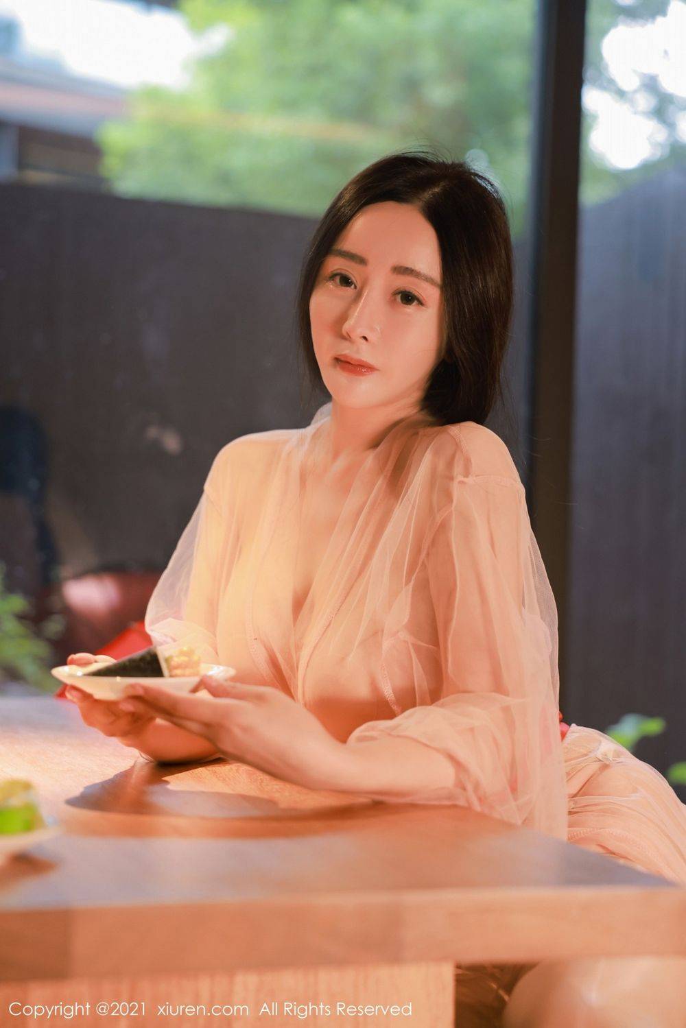 秀人网美女模特允薾米其林日料店视觉盛宴淋漓剧情写真-33