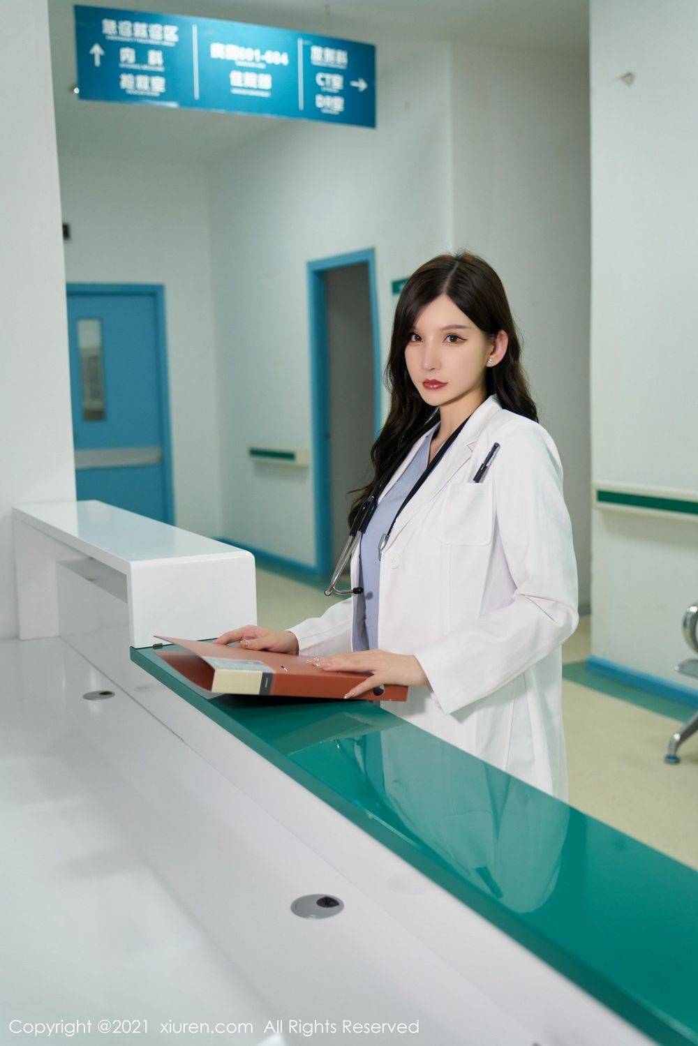 秀人网性感女神周于希Sandy医生课间活动丝袜制服系列写真-7