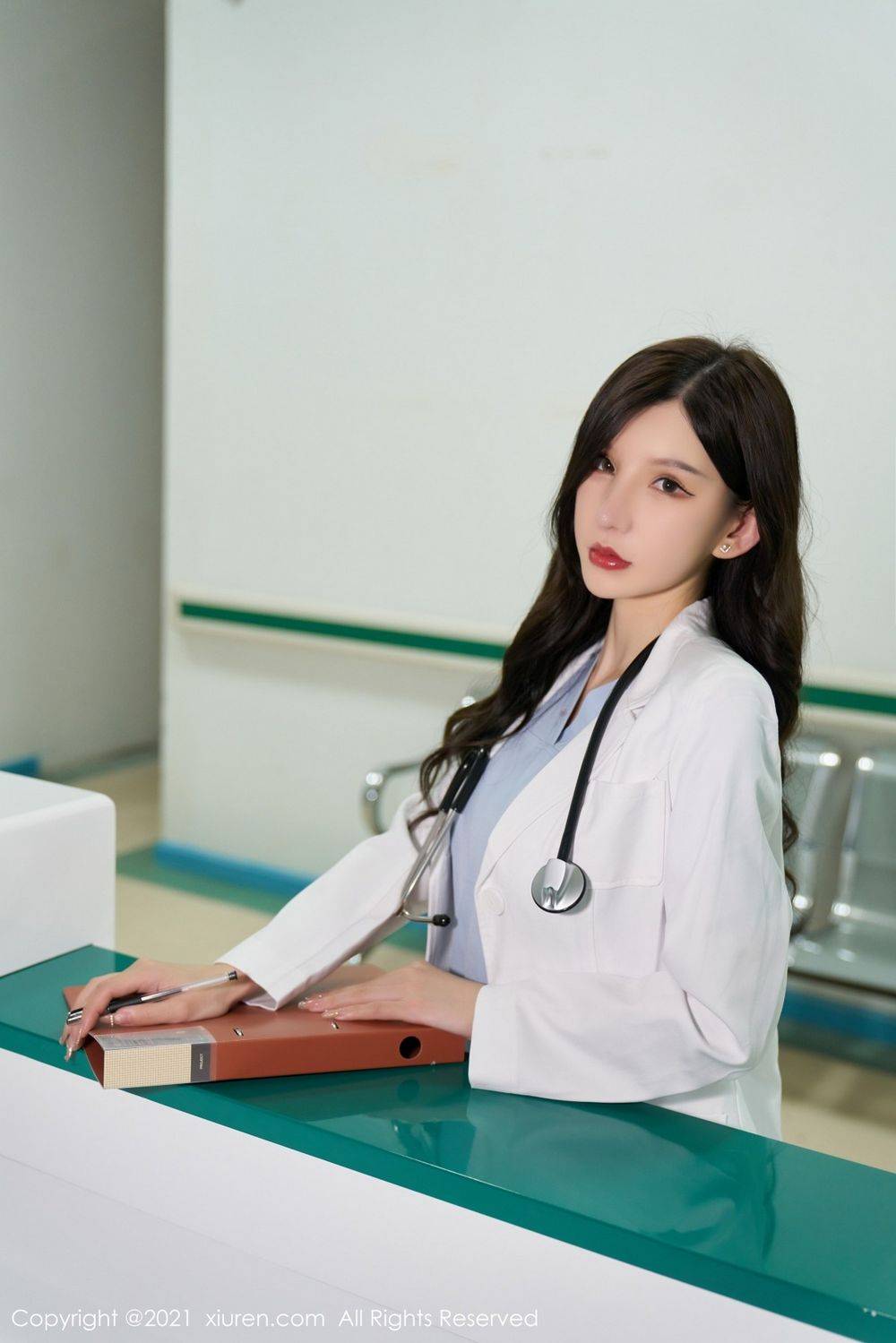 秀人网性感女神周于希Sandy医生课间活动丝袜制服系列写真-10