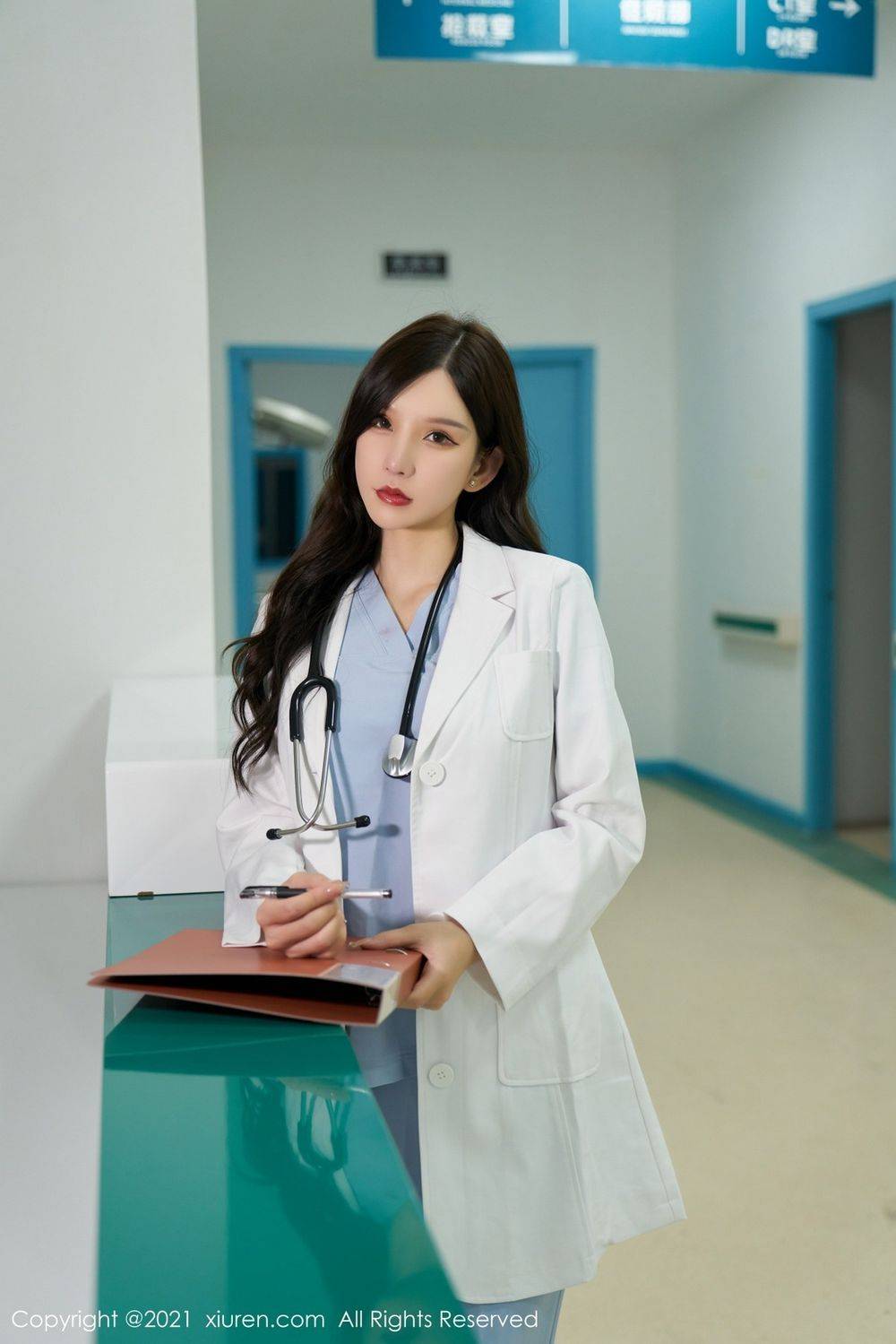 秀人网性感女神周于希Sandy医生课间活动丝袜制服系列写真-8