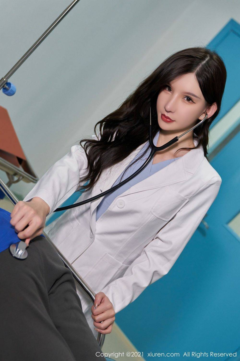 秀人网性感女神周于希Sandy医生课间活动丝袜制服系列写真-19