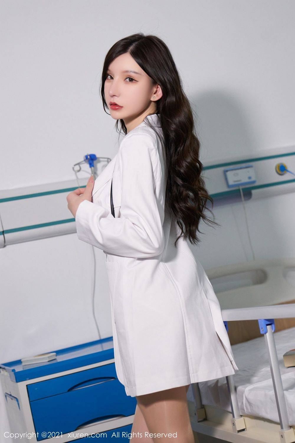 秀人网性感女神周于希Sandy医生课间活动丝袜制服系列写真-51