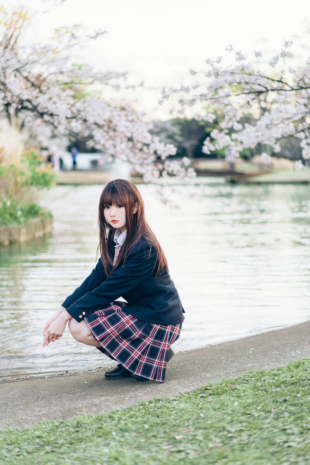 微博妹纸霜月shimo女仆装+清纯学生JK制服迷人性感户外写真-41