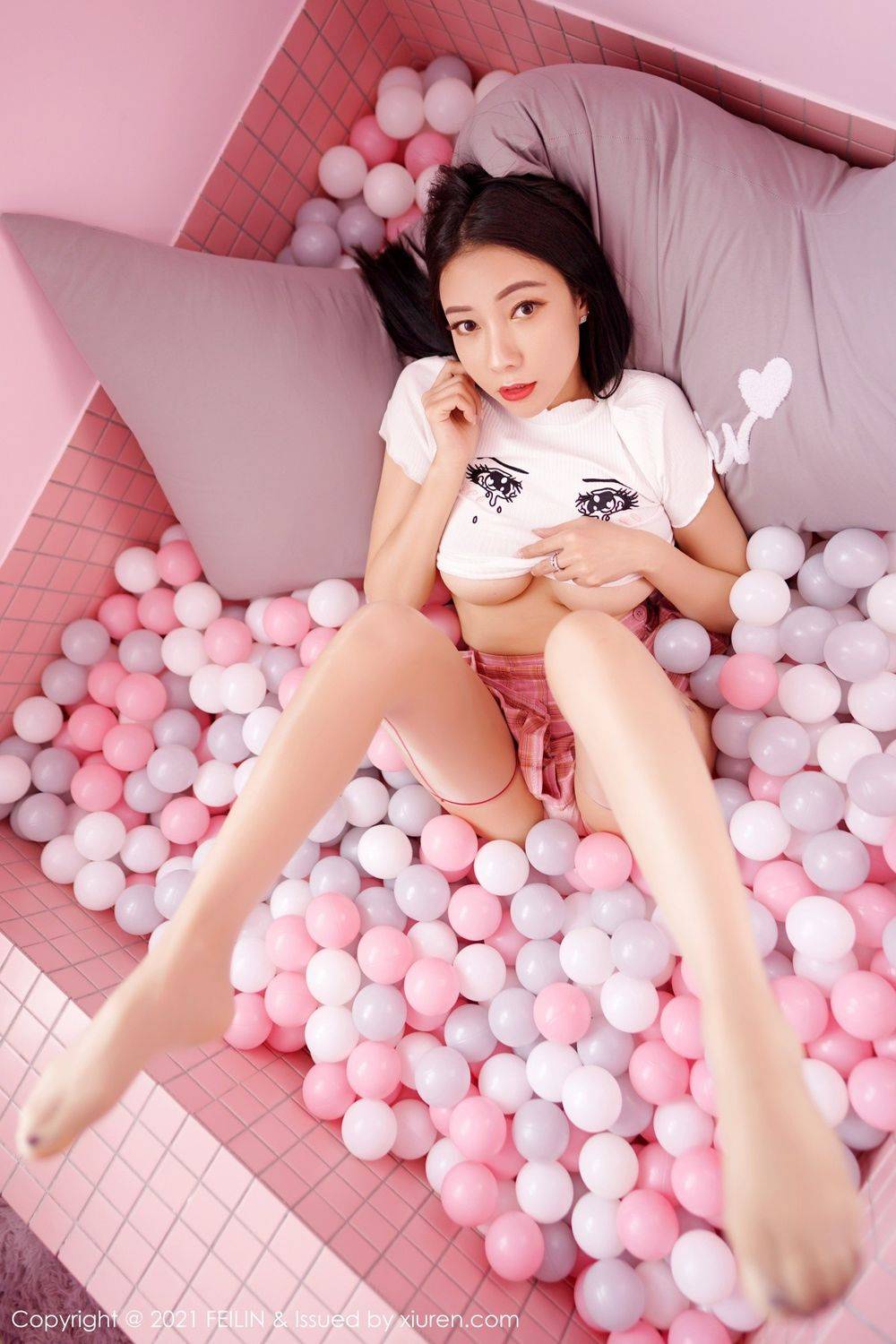 嗲囡囡美女模特果儿Victoria黑丝美腿御姐气息性感撩人写真-5