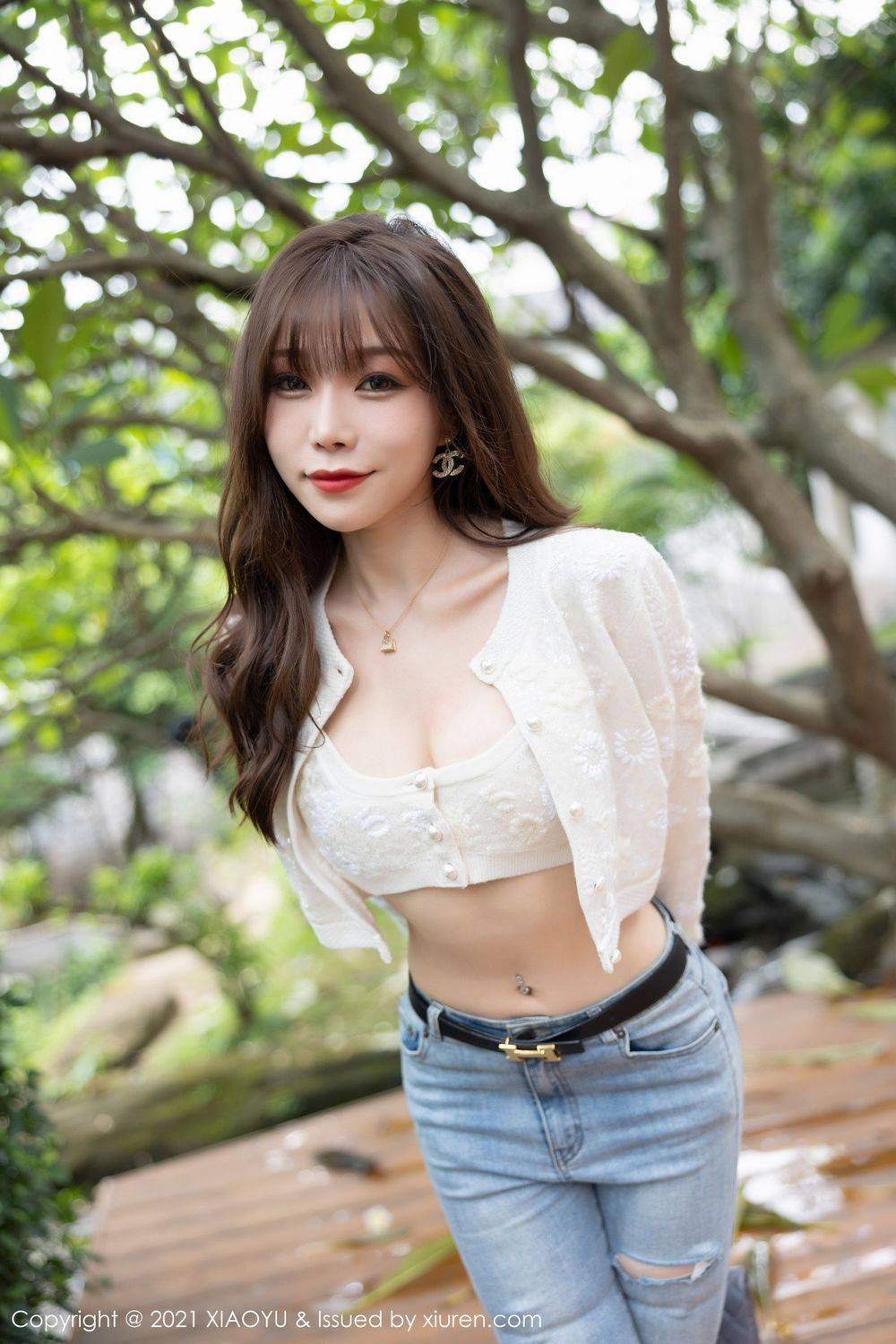 语画界性感女神芝芝Booty丝袜美腿与直爽牛仔裤系列私房写真-4