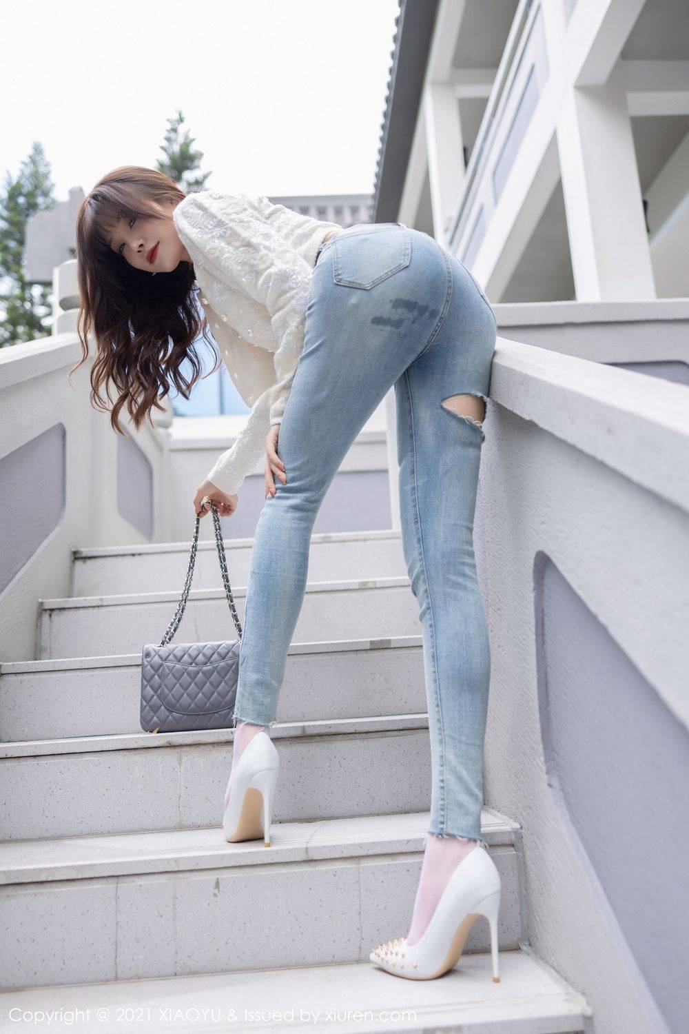 语画界性感女神芝芝Booty丝袜美腿与直爽牛仔裤系列私房写真-8