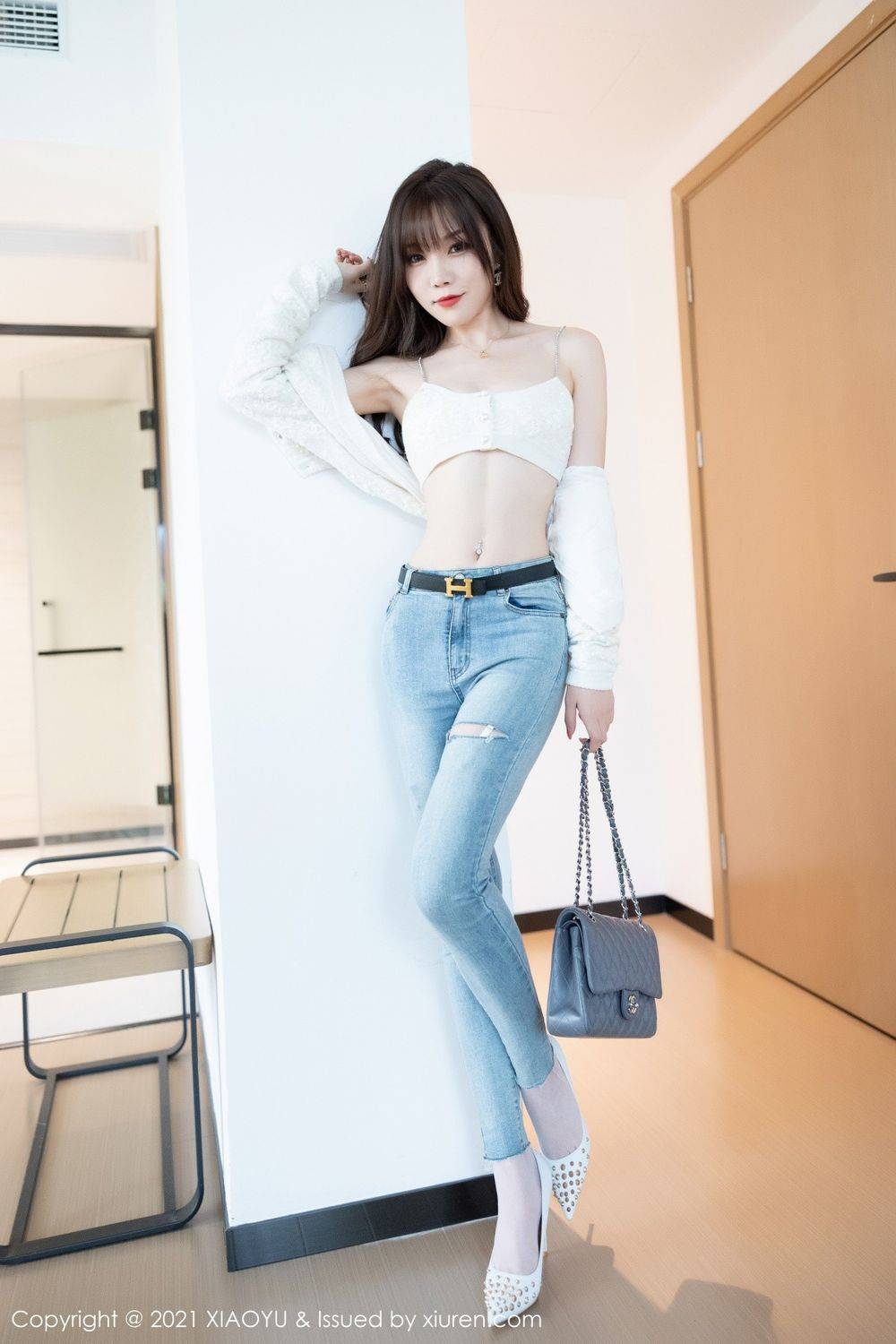 语画界性感女神芝芝Booty丝袜美腿与直爽牛仔裤系列私房写真-17