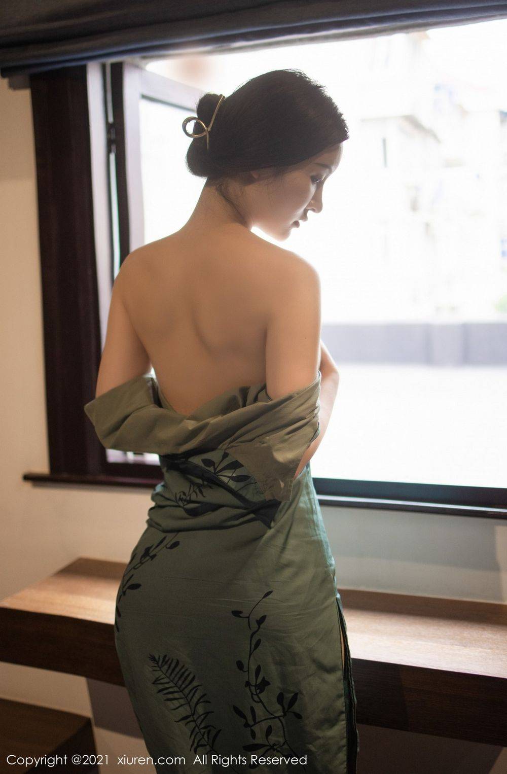 秀人网美女模特沈梦瑶韵味旗袍诱人身段丝袜系列性感写真-30