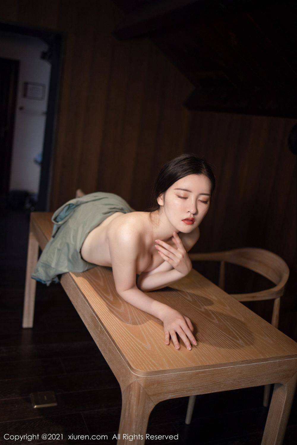 秀人网美女模特沈梦瑶韵味旗袍诱人身段丝袜系列性感写真-32